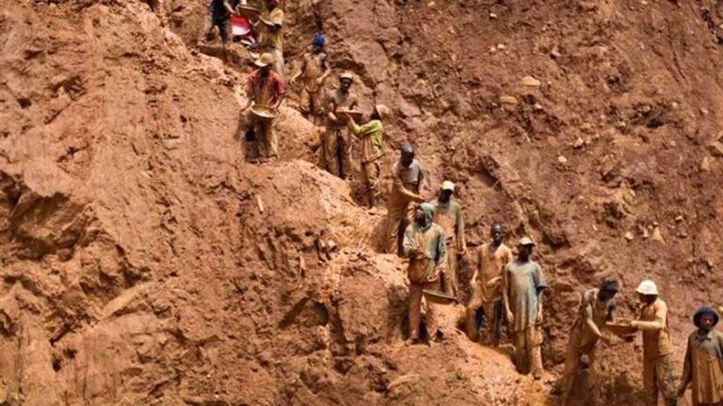At least 200 killed in mine collapse in eastern DR Congo