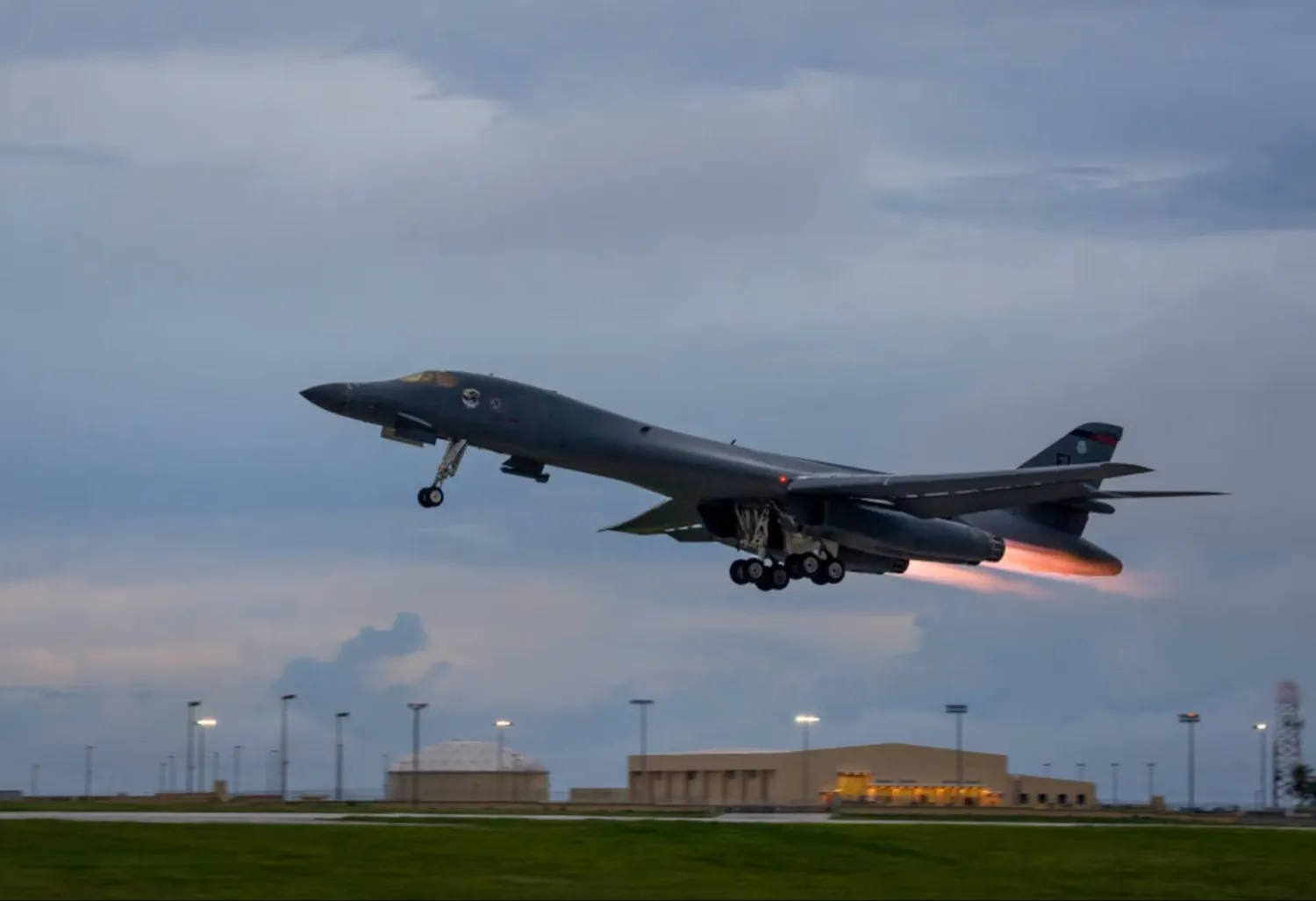 US Sends More Weaponry to Middle East, Giving it More Military Options against Iran