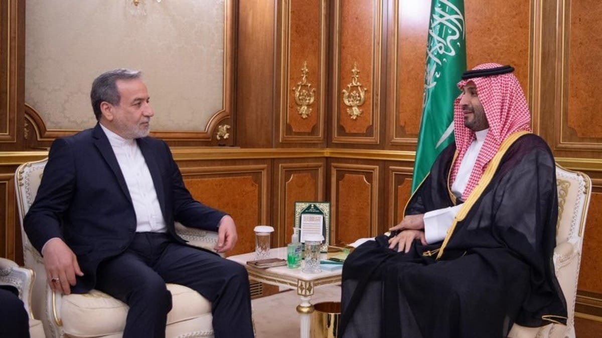 Saudi crown prince, Iranian FM discuss regional developments, bilateral ties