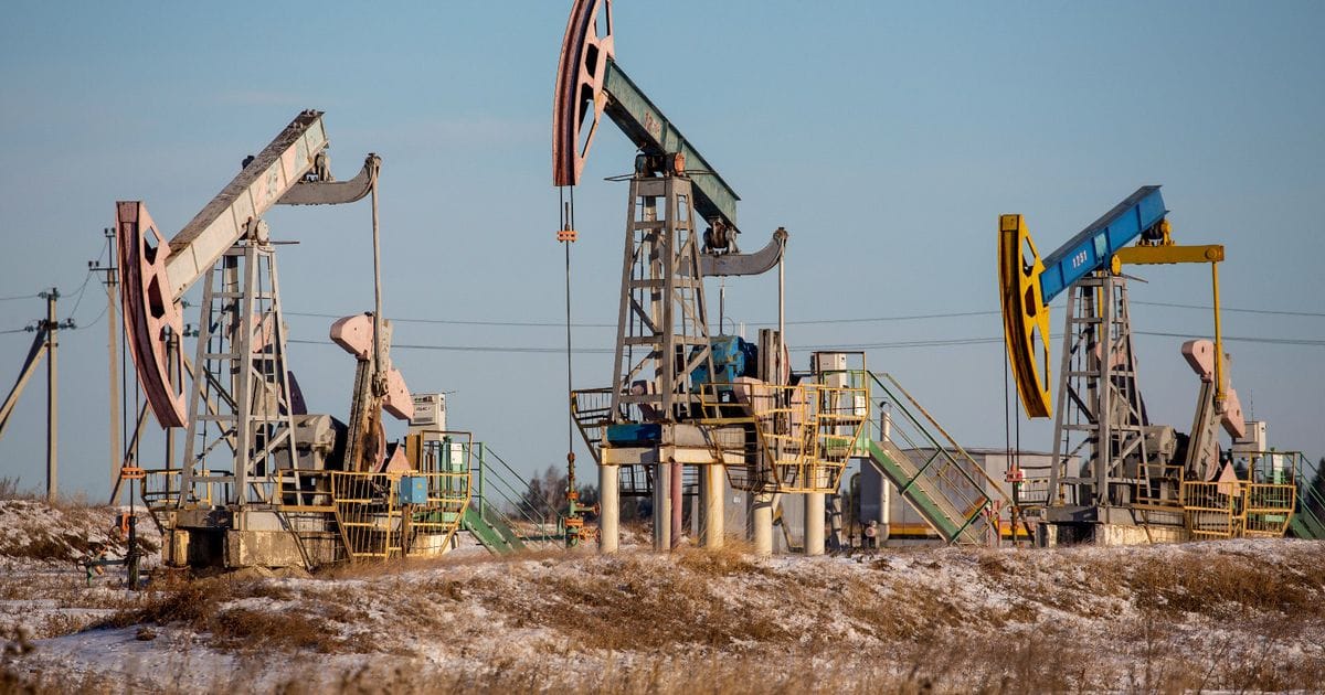 Russia forecasts steady oil output increase in coming years