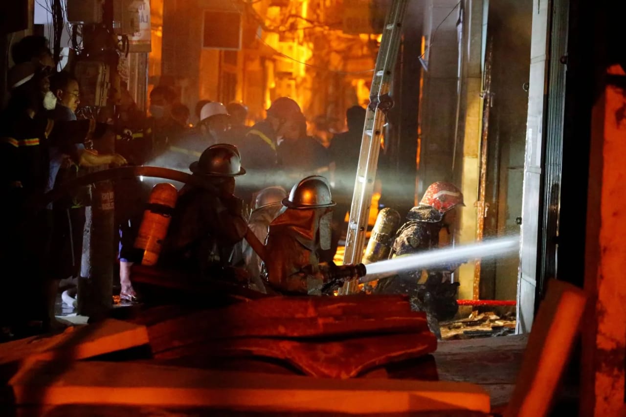 Apartment complex fire kills 8 in Vietnam's southern city