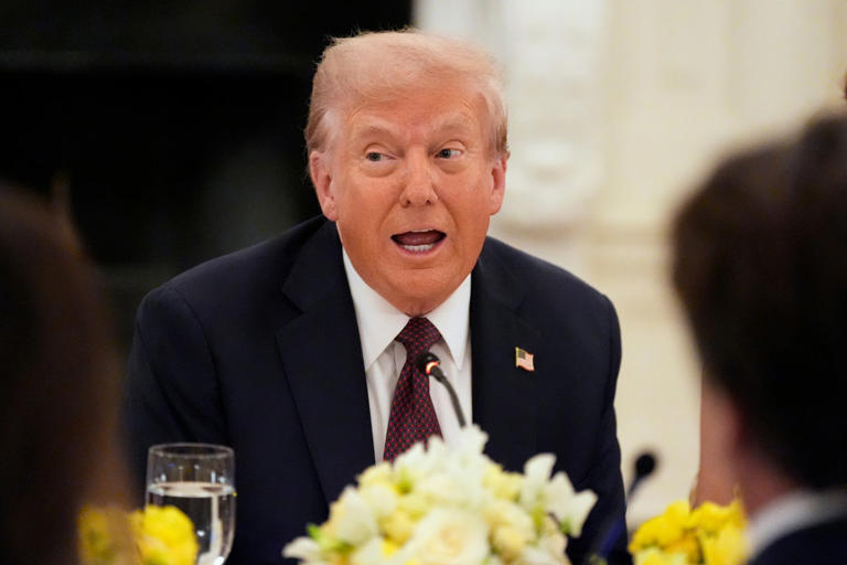  Trump Says US in ‘Very Deep’ Negotiations with Hamas, Urges Release of Hostages