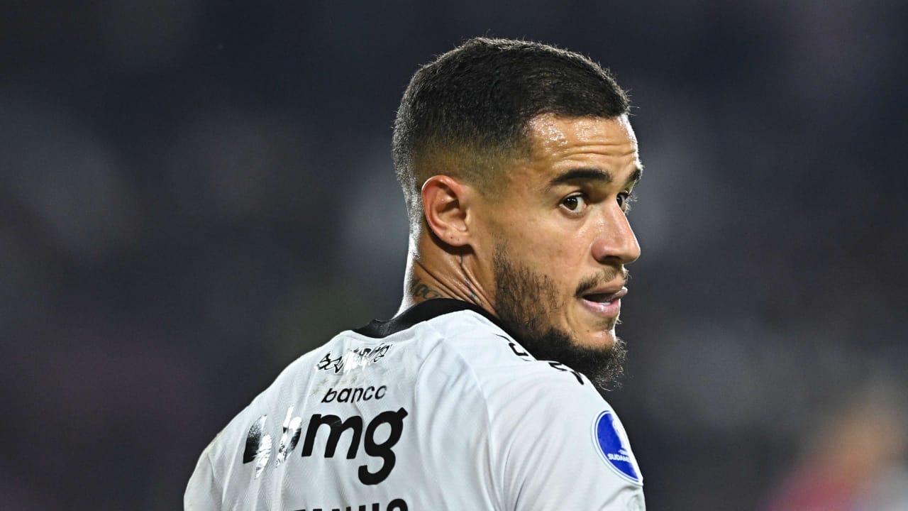 Coutinho exits Vasco citing mental strain