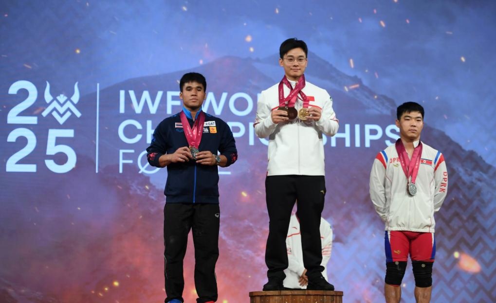 Chinese rookie Wang Hao claims two golds at World Weightlifting Championships