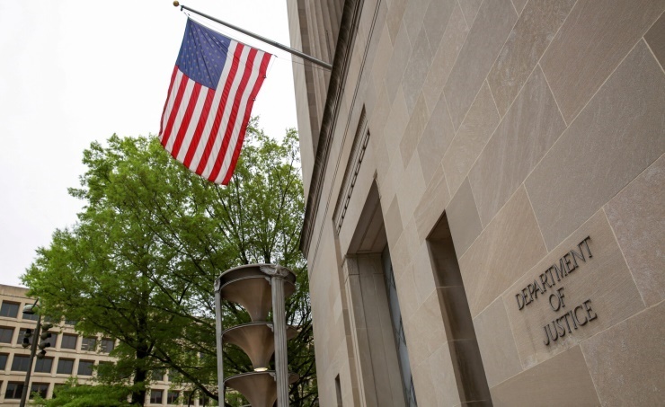 U.S. Justice Department investigating Minnesota governor, Minneapolis Mayor: report