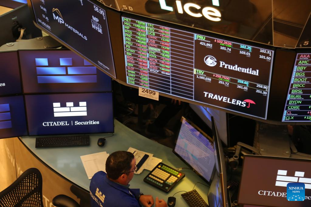 U.S. stocks close higher
