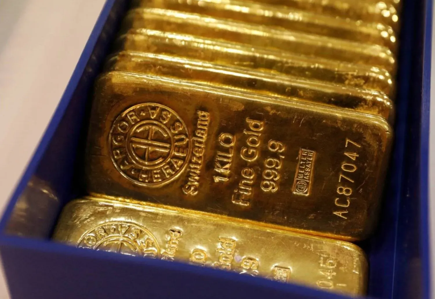 Gold Steady as Firm Dollar Offsets Safe-haven Demand