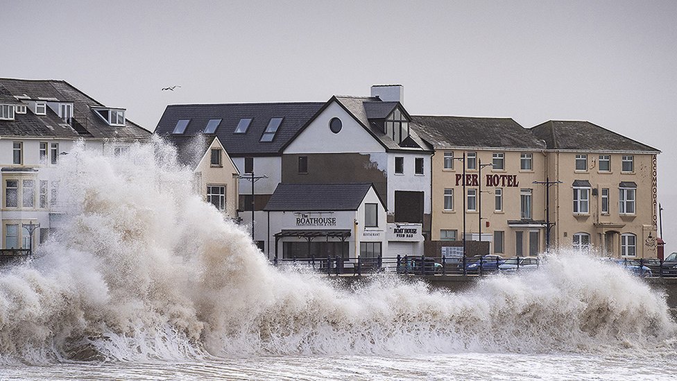 Storm Bert disrupts travel and cuts power across UK and Ireland