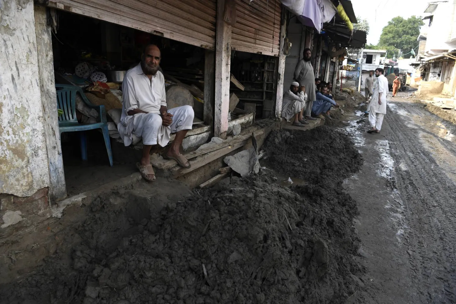 Pakistan Lake Formed by Mountain Mudslide Threatens 'Catastrophic' Floods