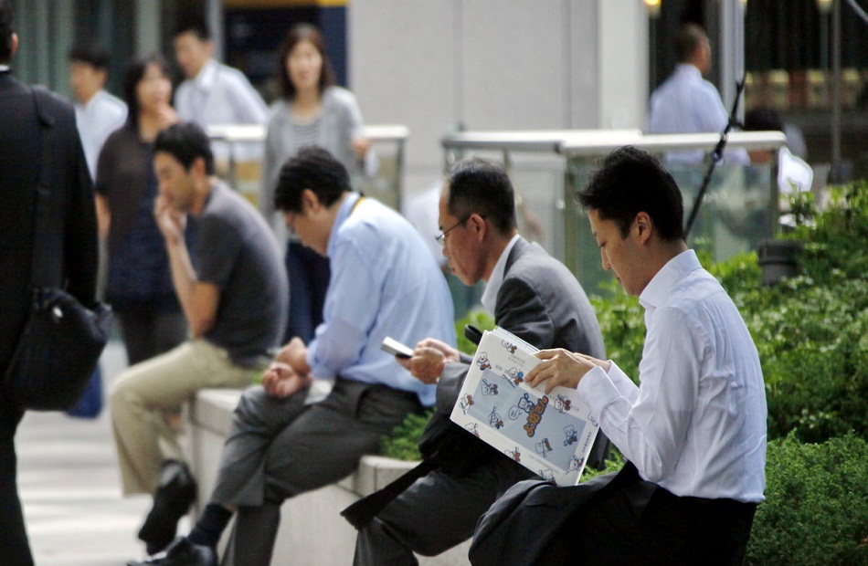 Japan's unemployment rate ticks up to 2.6 pct in FY 2025