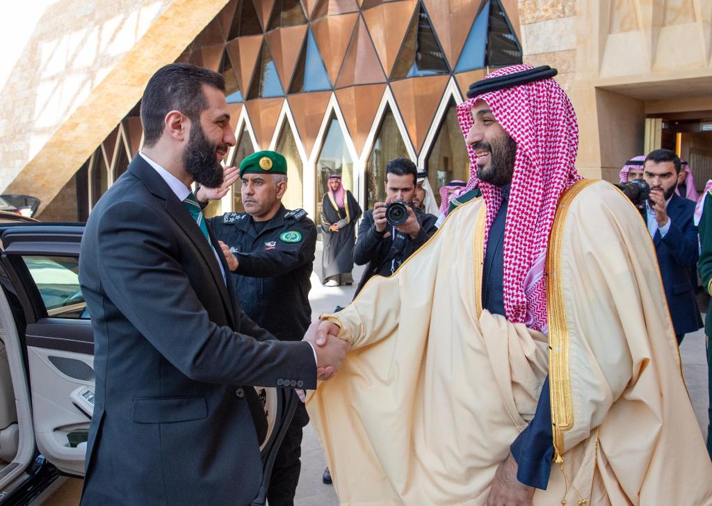 Saudi crown prince, Syrian interim leader discuss bilateral ties in Riyadh