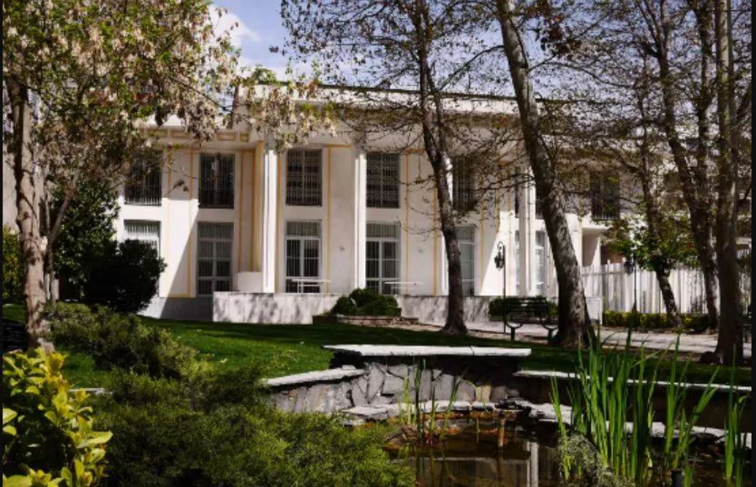 Switzerland reopens embassy in Iran