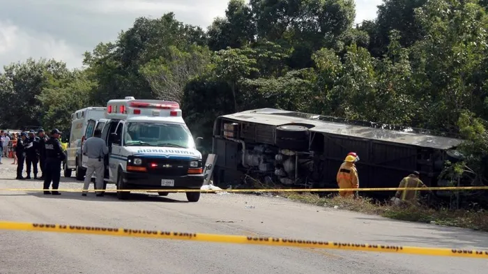 11 dead in bus crash in western Mexico