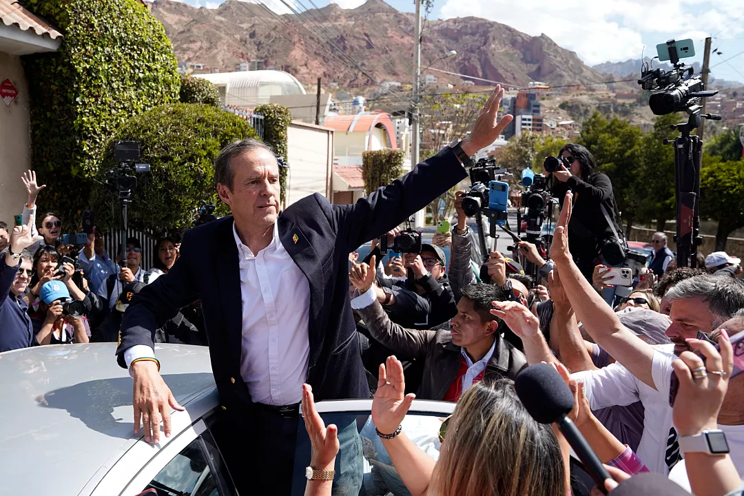 Bolivian centrist and right-wing candidates headed for unprecedented presidential election runoff