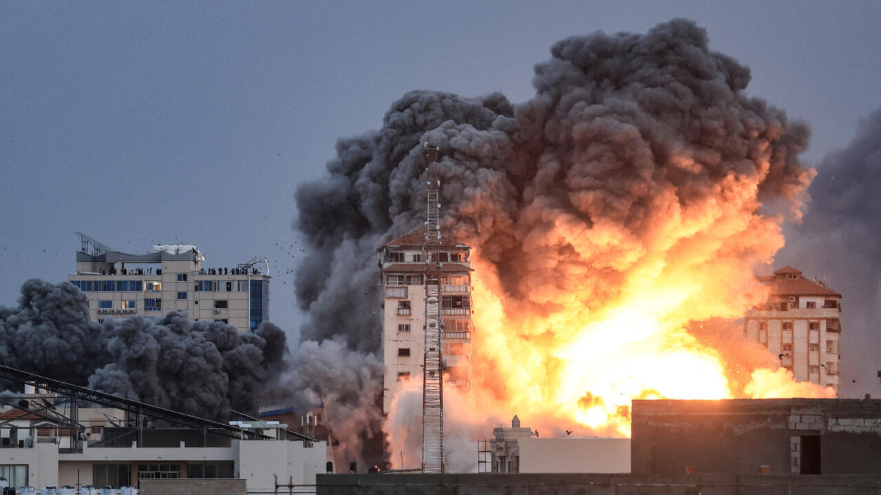 Israeli airstrike hits Houthi leaders' secret meeting place in Yemeni capital: source