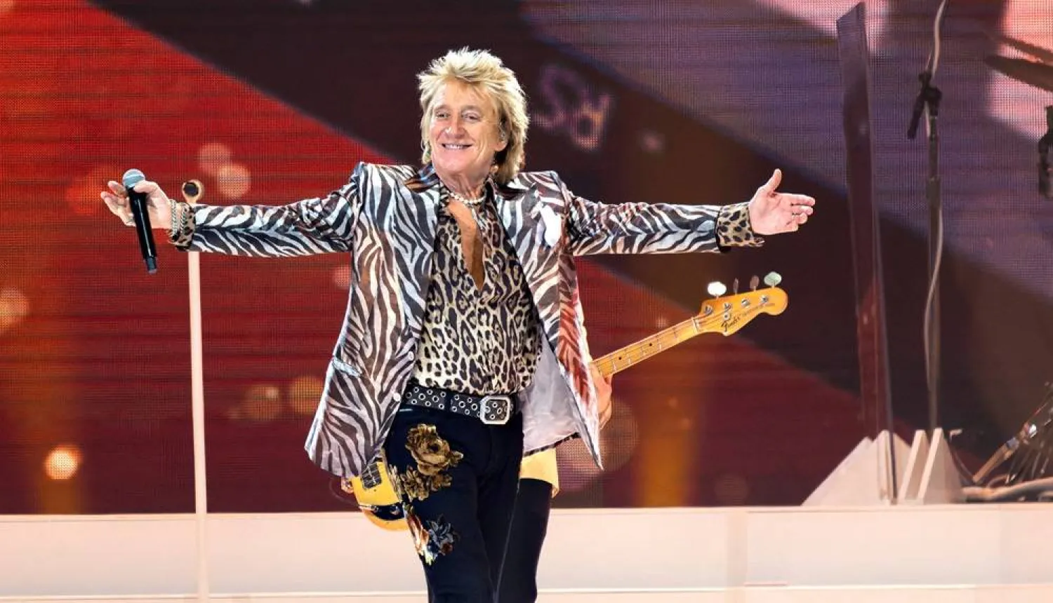 Rod Stewart to Play Legends Slot at Glastonbury Next Year