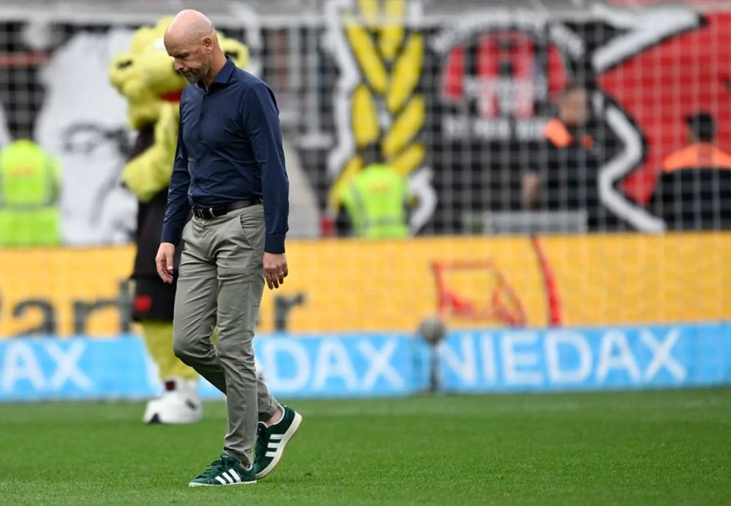  Leverkusen Slump at Home in Ten Hag’s First Bundesliga Game