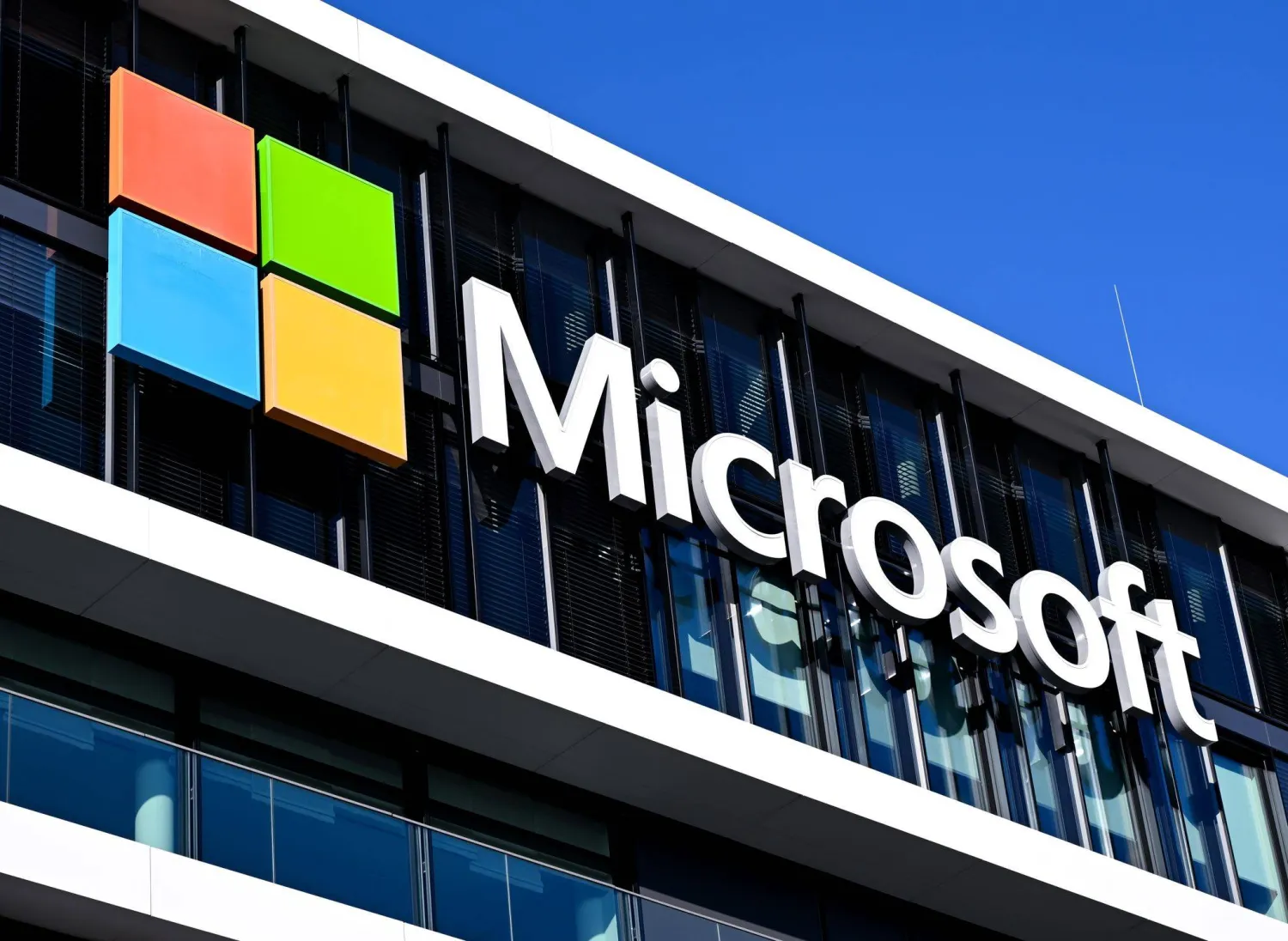 Microsoft Partners with Singapore's Lightstorm to Build India-Southeast Asia Undersea Cable