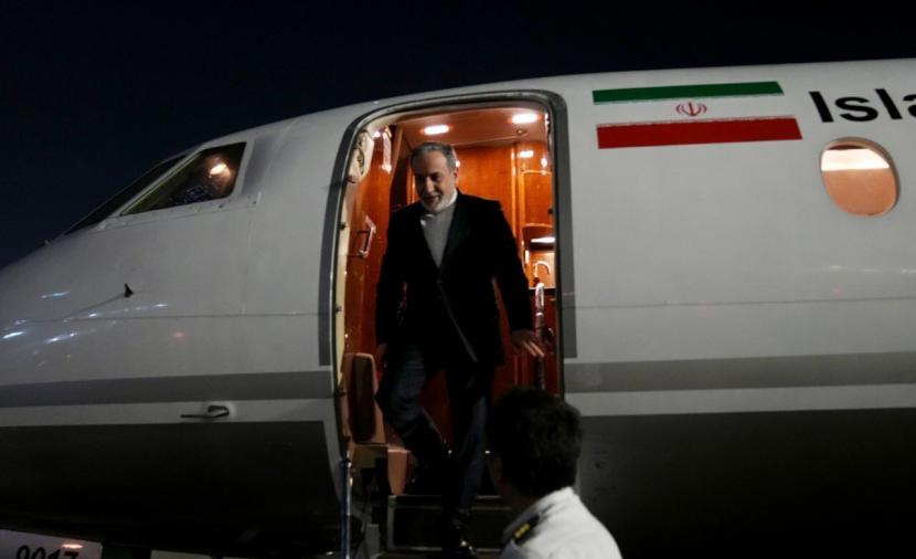 Iranian FM arrives in Russia for talks with Putin