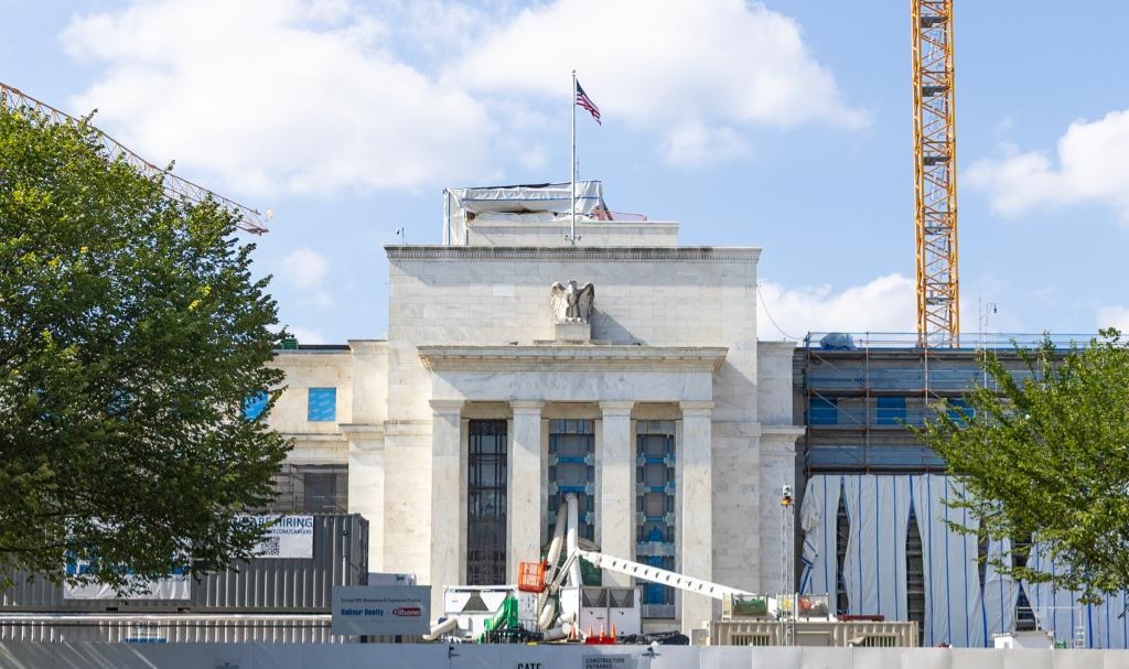 Trump visits Fed headquarters, keeps calling for lowering interest rates