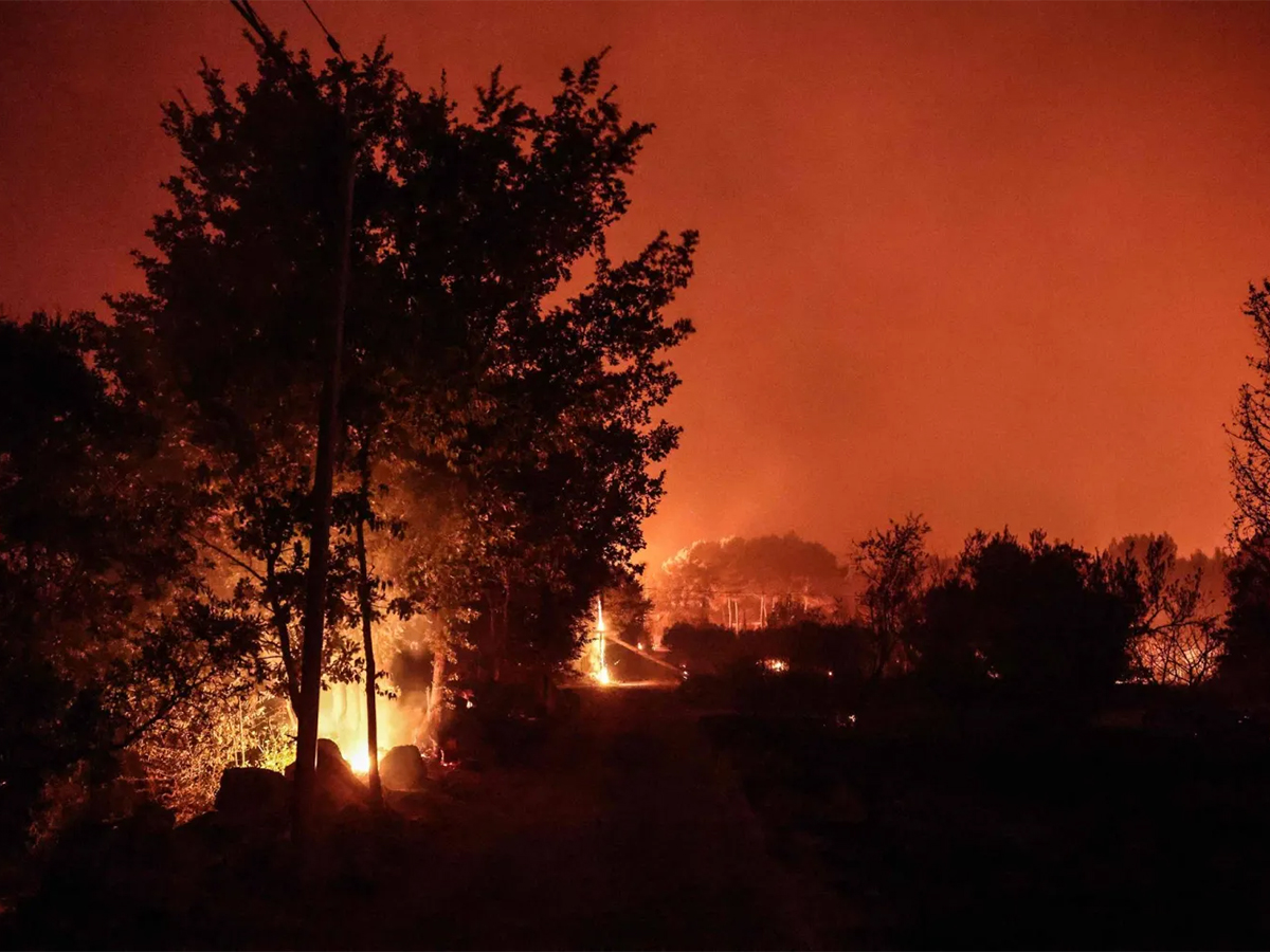 France, Spain Wildfires Displace Over 325,000