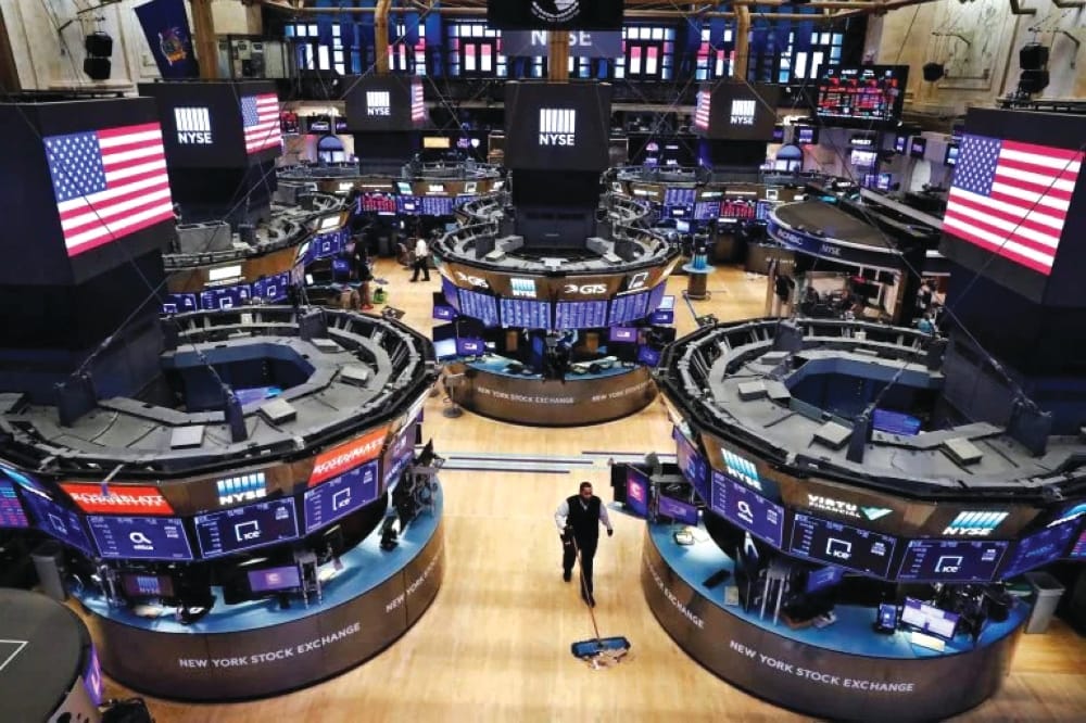 U.S. stocks little changed at start of busy week