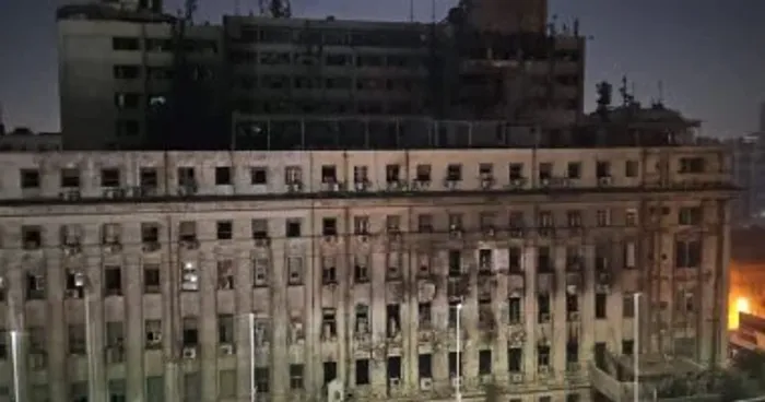Fire reignites at Cairo telecom building