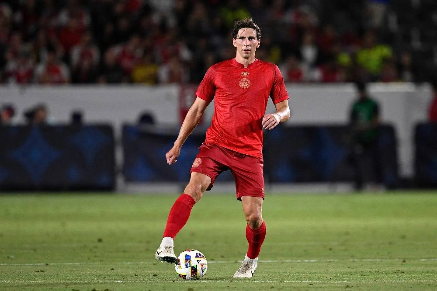PSG Sign Ukrainian Defender Zabarnyi from Bournemouth on Five-Year Deal 