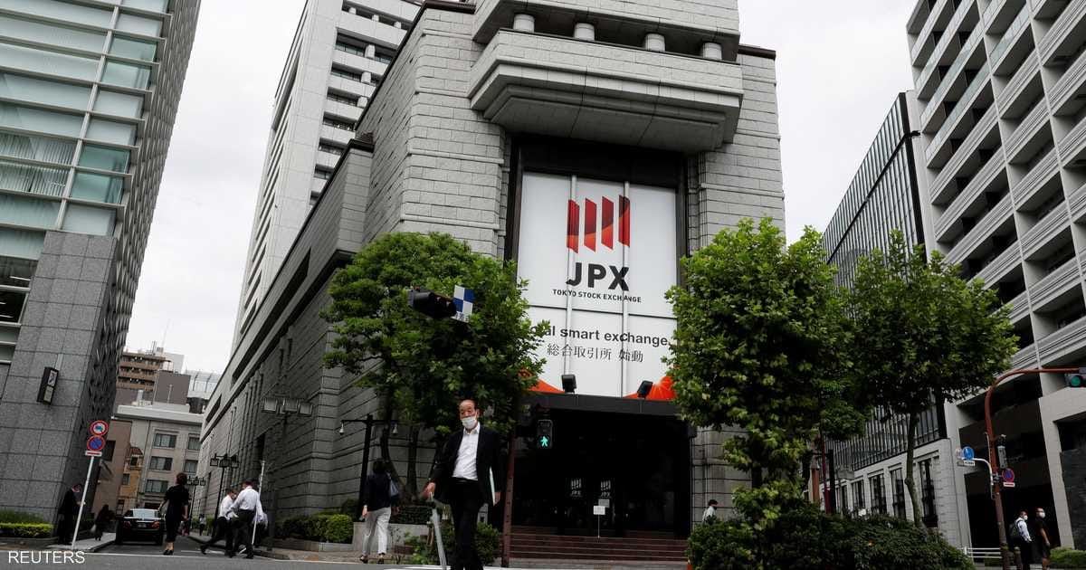 Tokyo stocks end lower over tech weakness, profit-taking