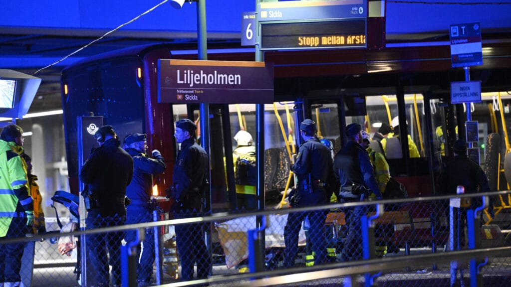 16 injured as bus crashes into building in Stockholm