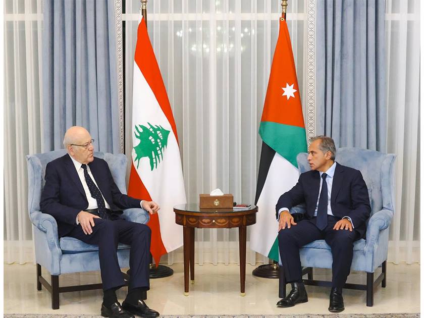 Jordanian Prime Minister Discusses Israeli Aggression on Lebanon with Lebanese Caretaker Prime Minister