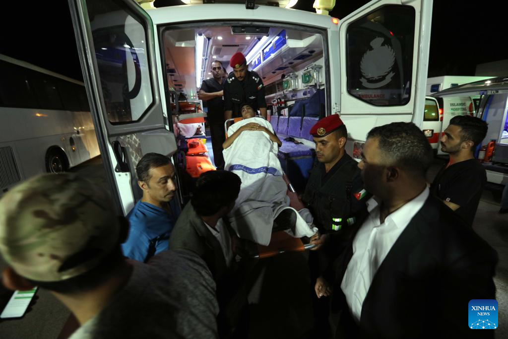 Jordan evacuates 35 sick children from Gaza for treatment