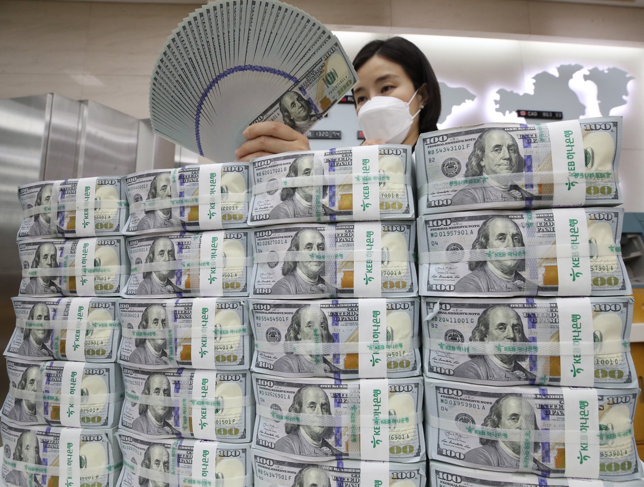 S. Korea's forex trading falls in November