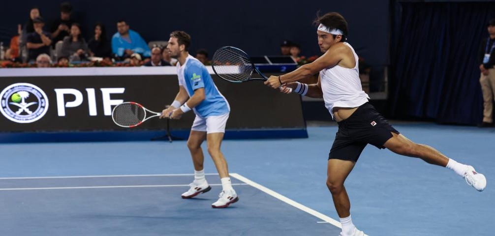 Gauff, Zverev advance at China Open