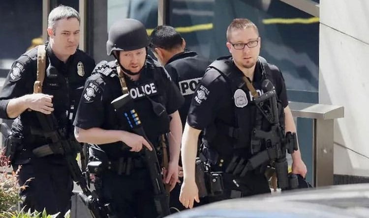 6 people found dead in boxcar in Texas, police say