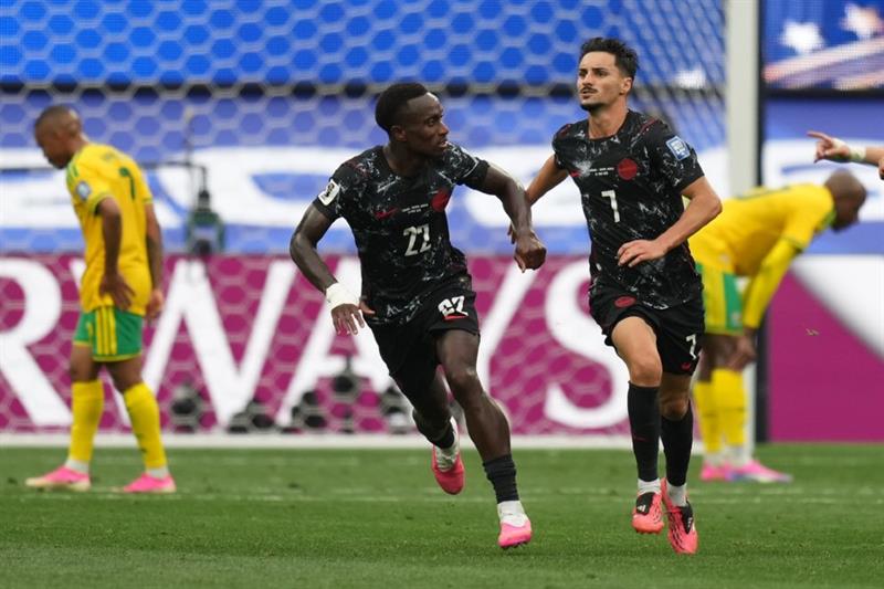 Canada knock out South Africa to reach World Cup last 16