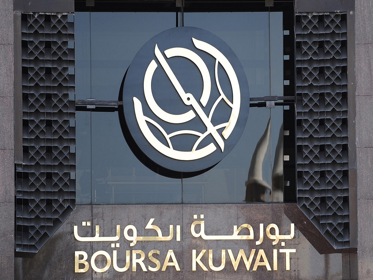 Kuwait Bourse Closes Lower