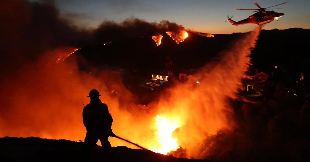 California fires spread, heat ignites social media