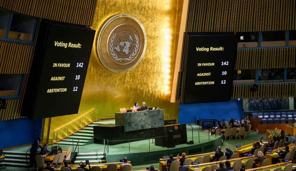 UN General Assembly adopts draft resolution favoring two-state solution