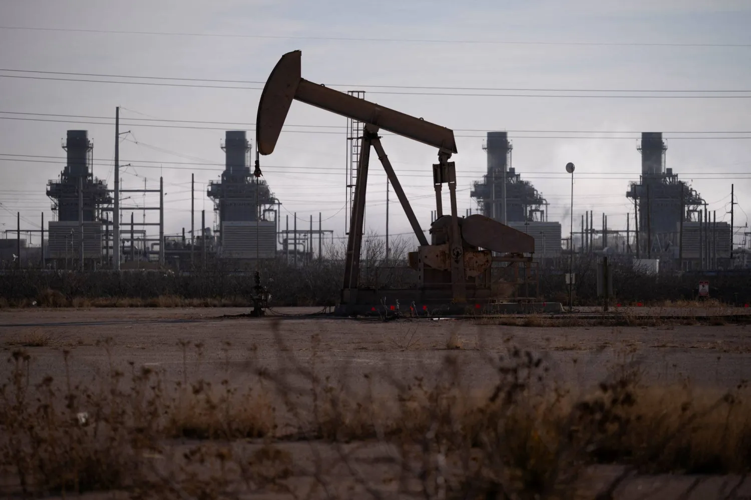 Oil Prices Hold Steady on Support from US-China Trade Hopes
