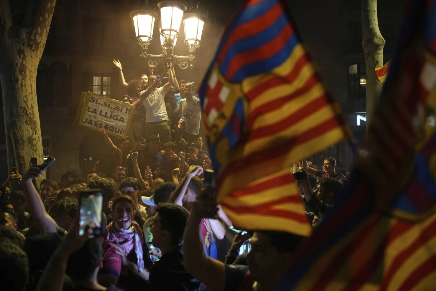  Barcelona Clinches its 28th La Liga Title
