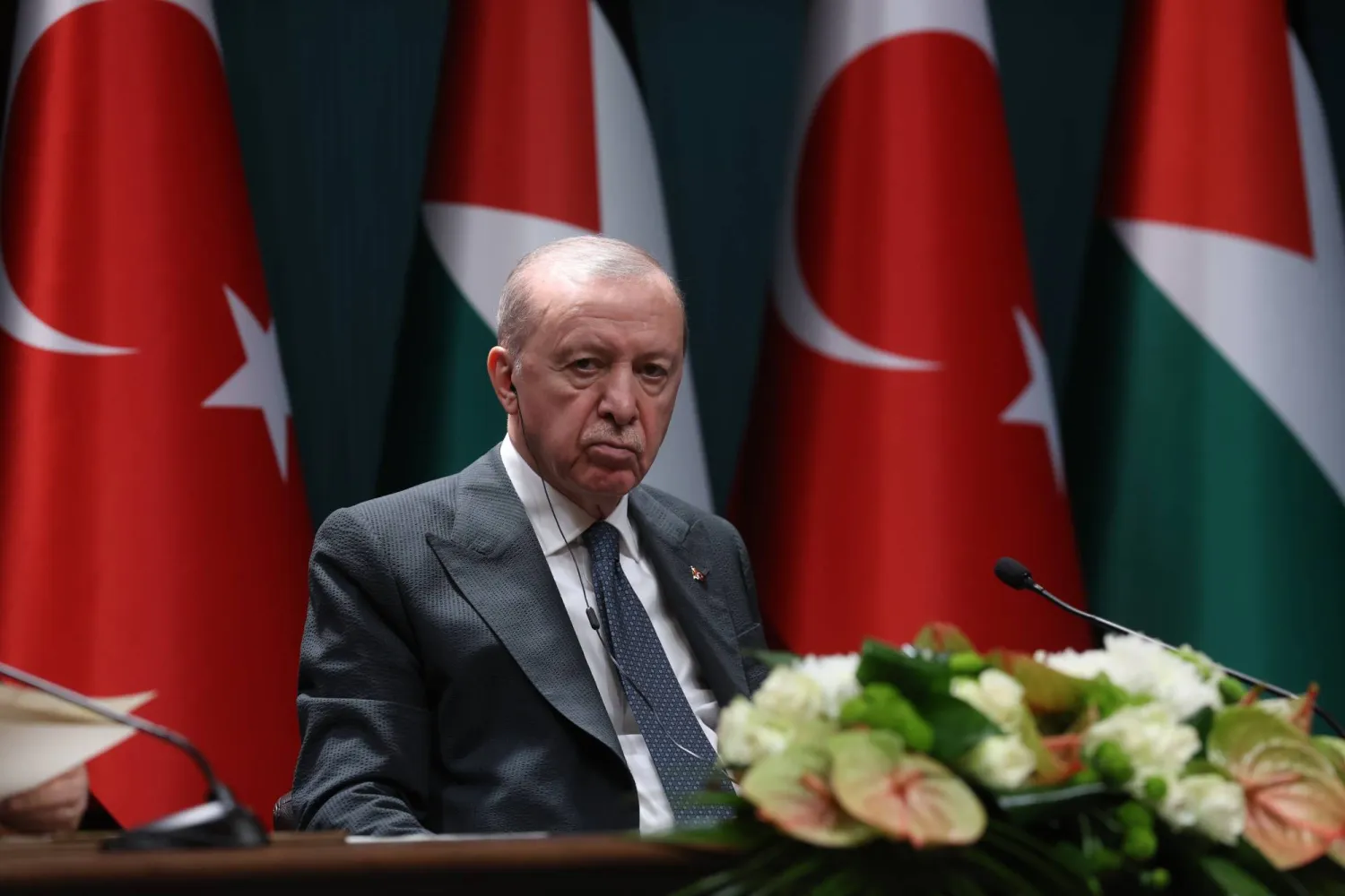 Erdogan Urges Trump to Pursue Talks with Iran, Offers Support