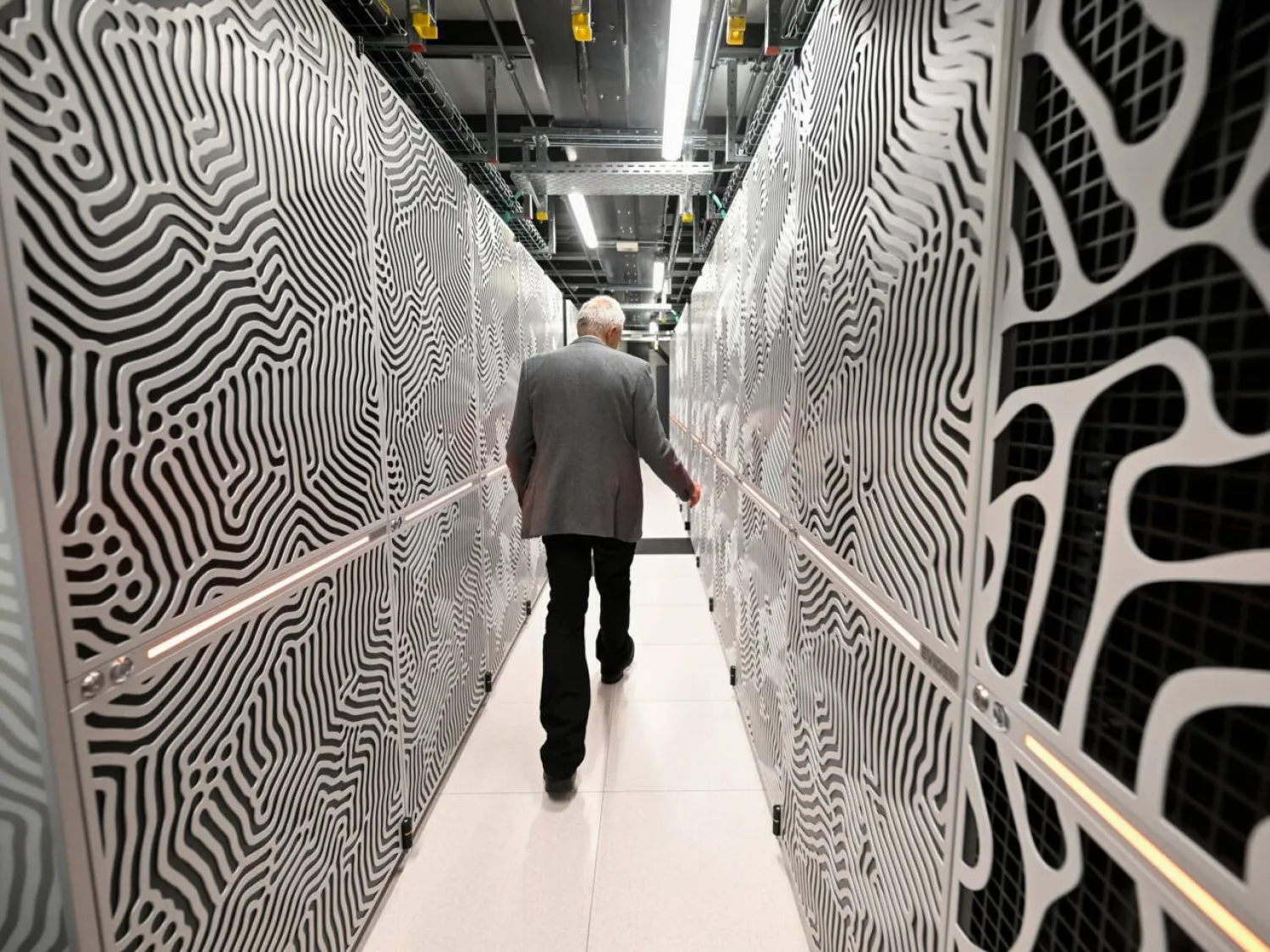 EU Bows to Pressure on Loosening AI, Privacy Rules