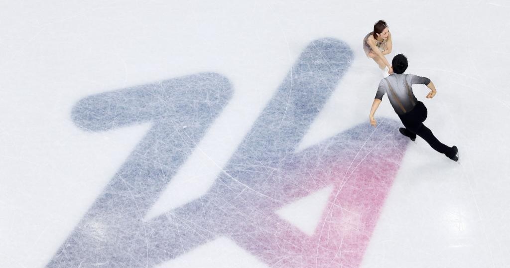 Miura/Kihara break world record to win figure skating pairs title at Milan-Cortina