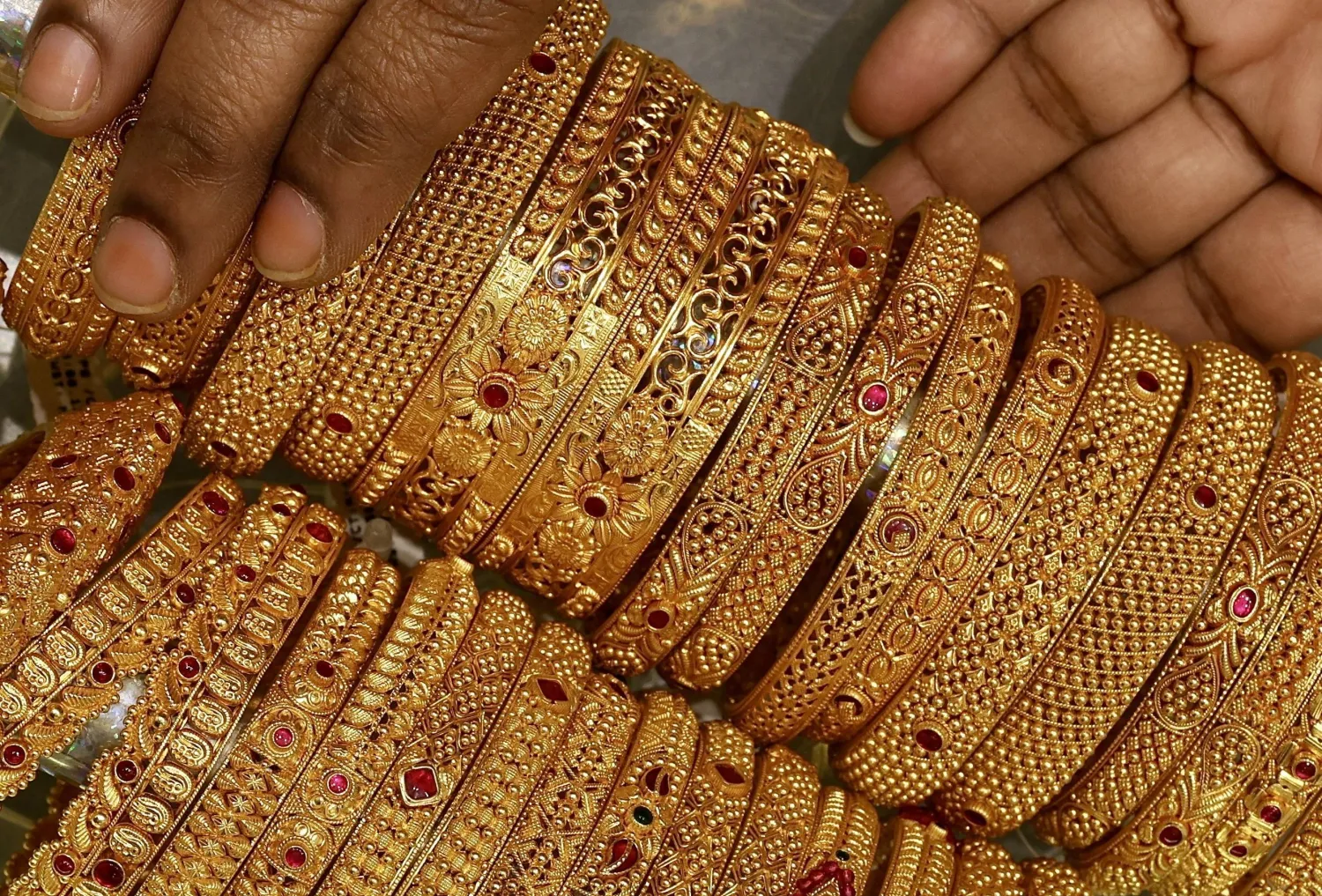 Gold Prices Retreat as Trump Threatens Further Attacks on Iran