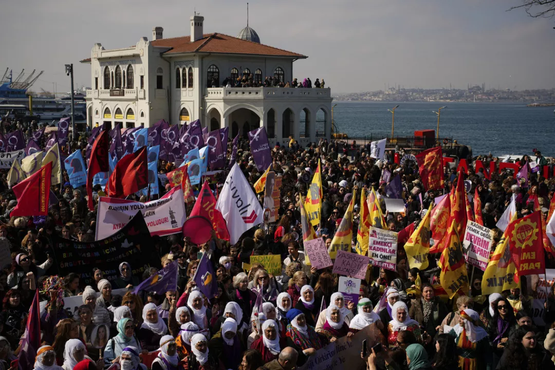 Hundreds of thousands of protesters commemorate International Women's Day