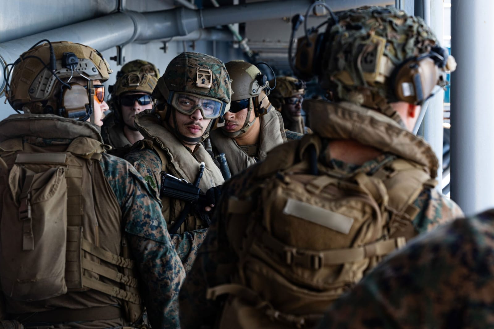 U.S. deploys 3,500 marine troops to Middle East amid war against Iran